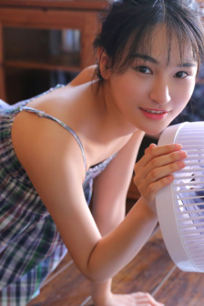 麻豆秋白色蕾丝半身裙